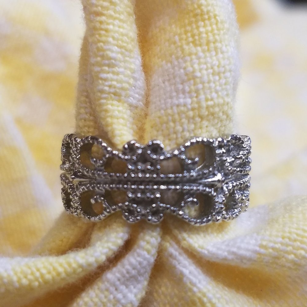 Cute ring - Picture 2 of 5
